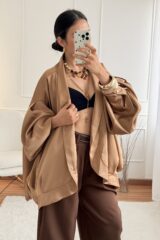 Mochy oversized σακάκι από σατέν ύφασμα