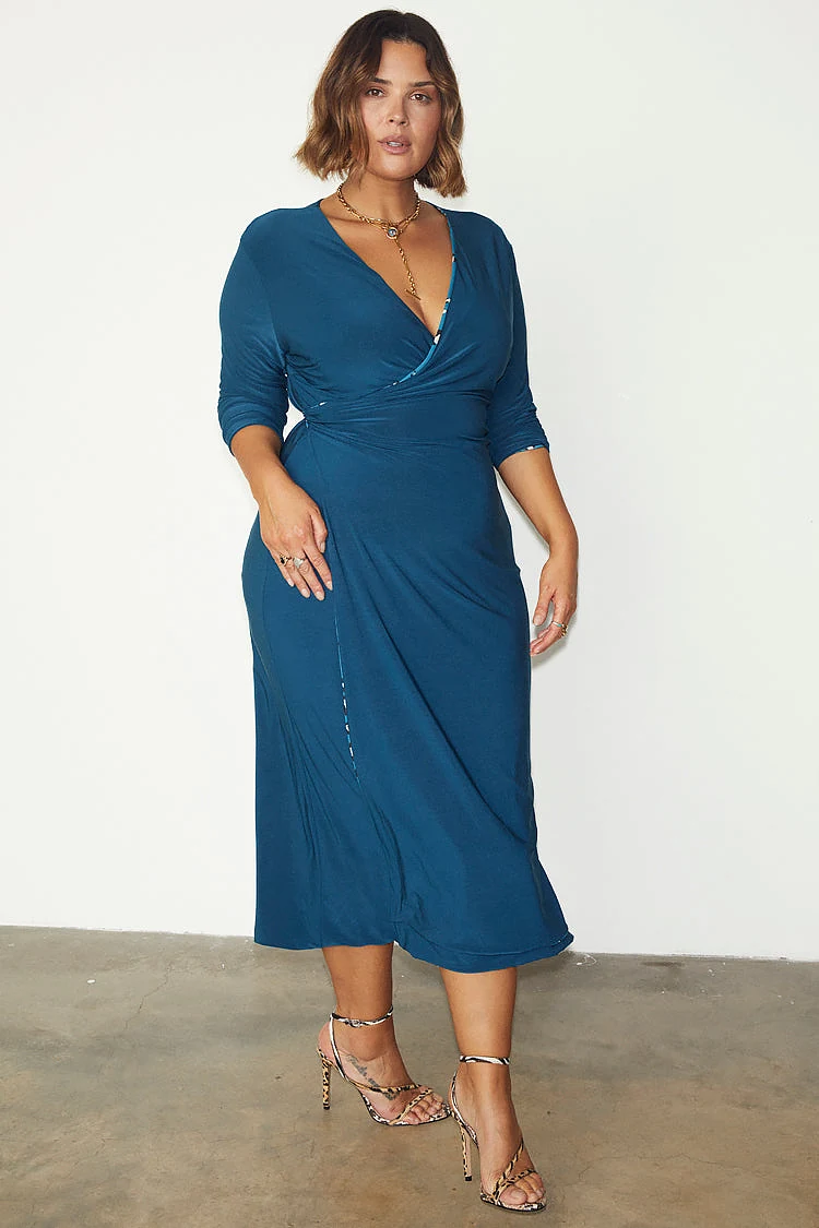 Never fully dressed - Image 5